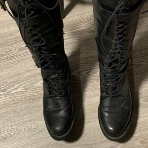 Vintage Y2K Guess Genuine Leather Heeled Combat boots 8.5